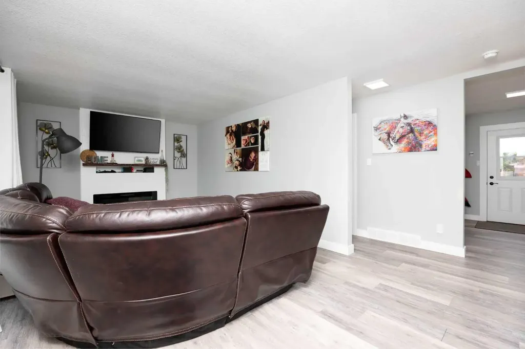 149 Ermine Crescent Fort Mcmurray AB T9H 4M7