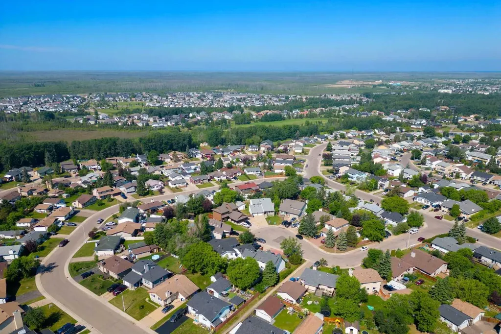 149 Ermine Crescent Fort Mcmurray AB T9H 4M7