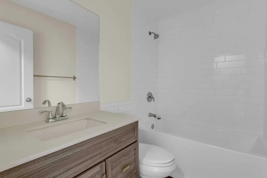 452 Queen Alexandra Way SE Calgary AB T2J 3P1