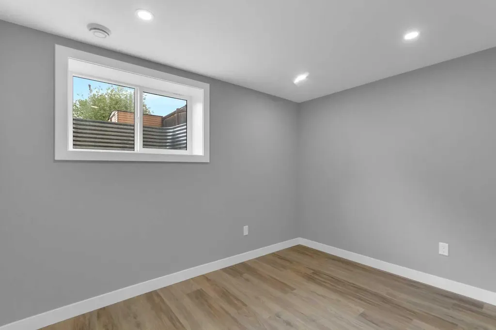 452 Queen Alexandra Way SE Calgary AB T2J 3P1