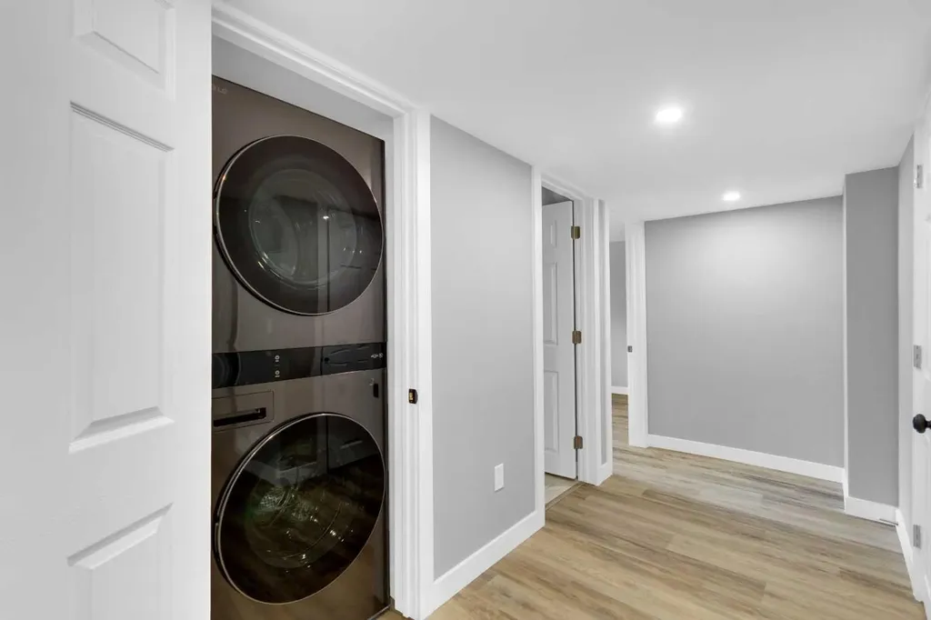 452 Queen Alexandra Way SE Calgary AB T2J 3P1