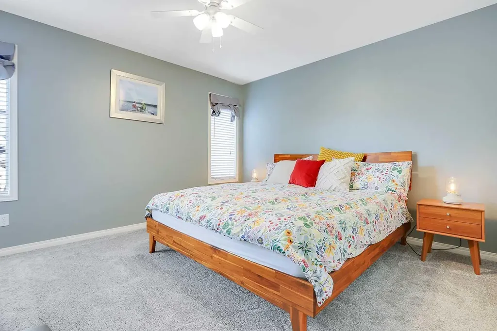 284 Vanson Close Red Deer AB T4R 0G6
