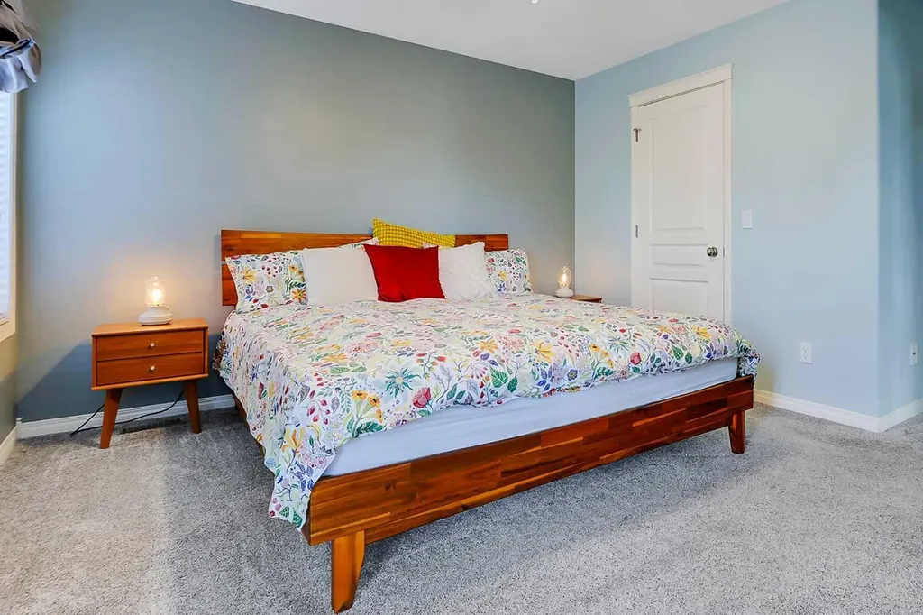 284 Vanson Close Red Deer AB T4R 0G6
