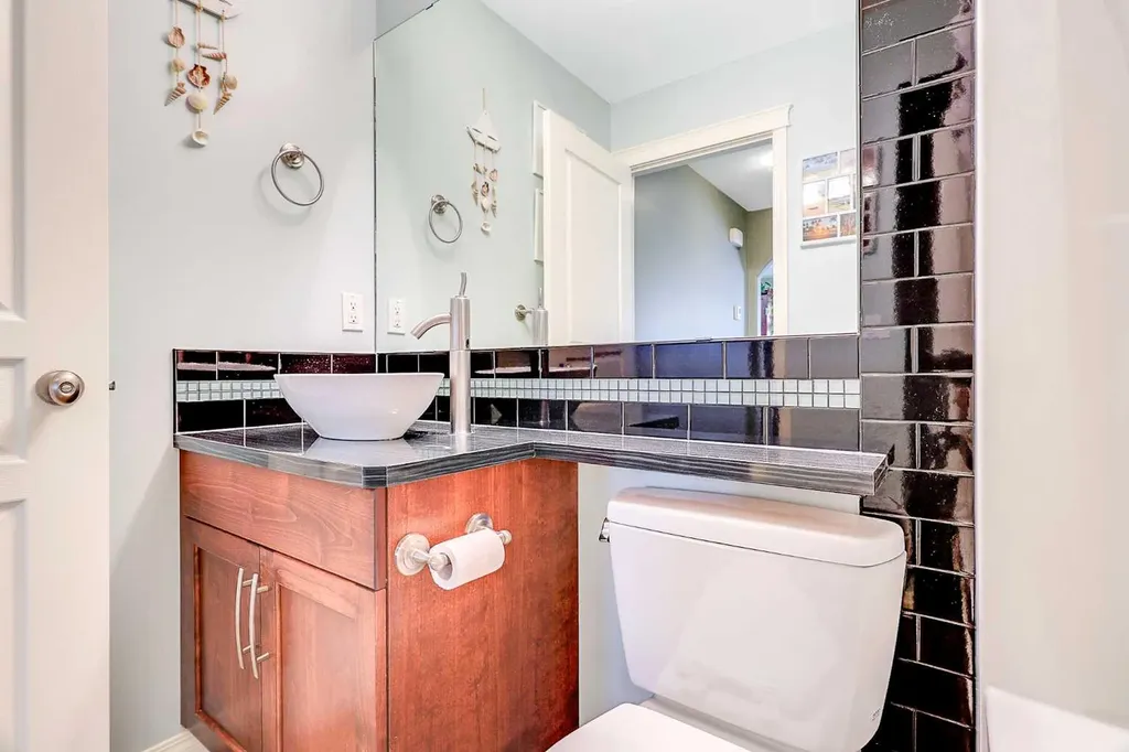 284 Vanson Close Red Deer AB T4R 0G6