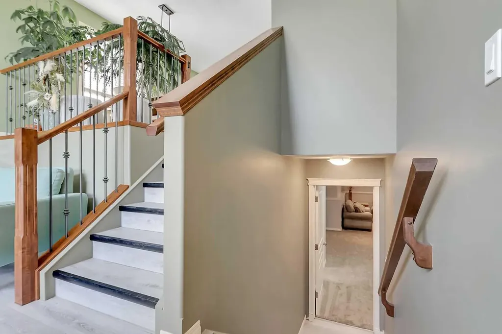 284 Vanson Close Red Deer AB T4R 0G6