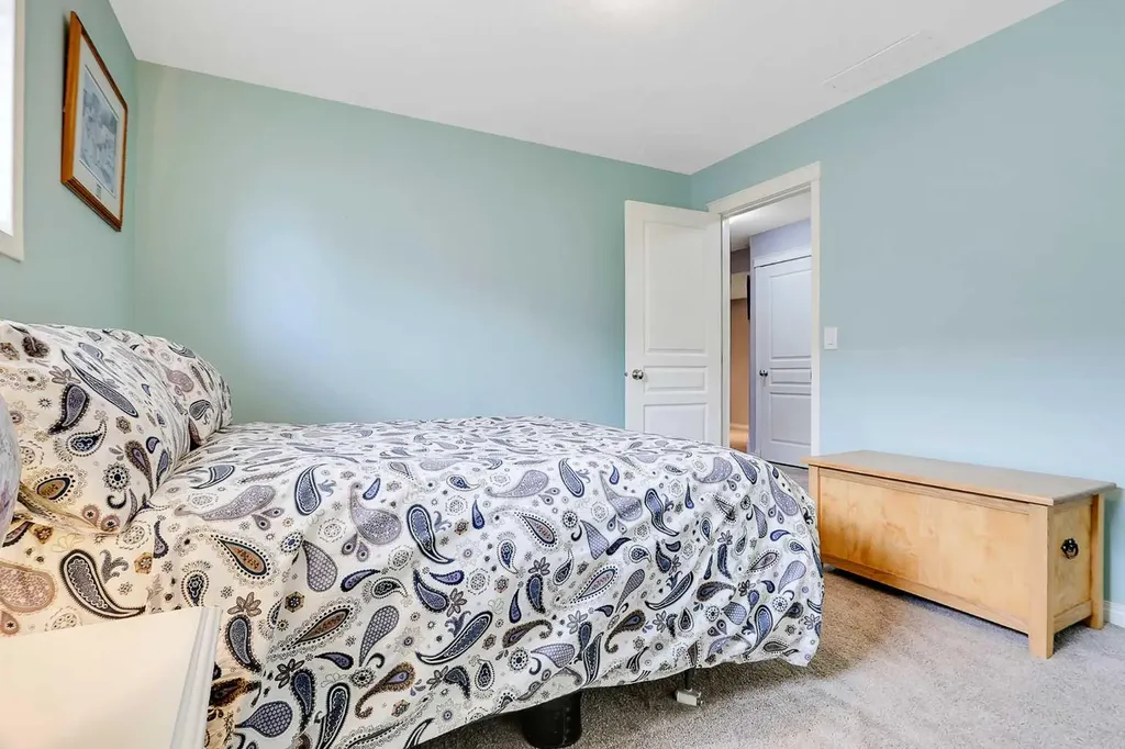 284 Vanson Close Red Deer AB T4R 0G6