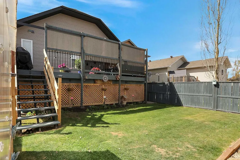 284 Vanson Close Red Deer AB T4R 0G6
