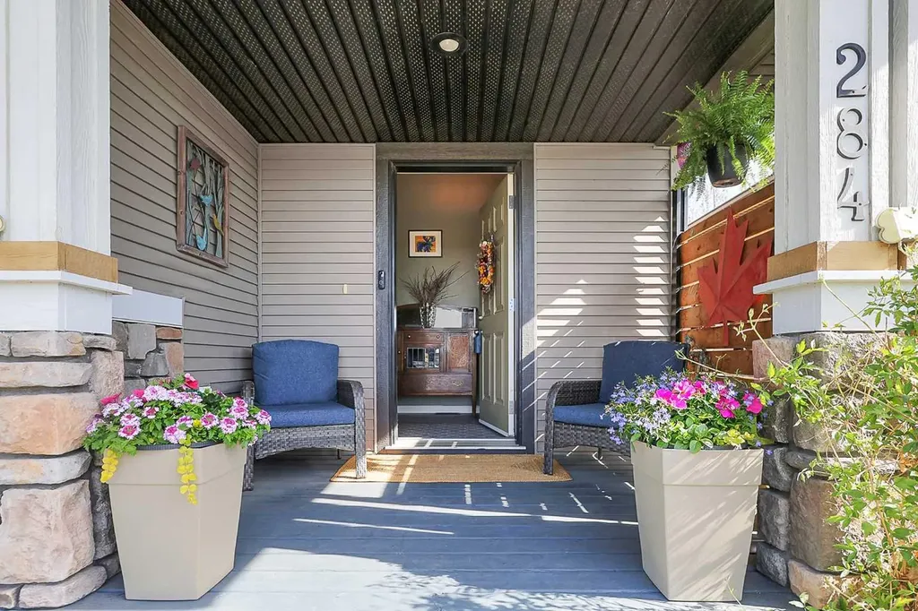 284 Vanson Close Red Deer AB T4R 0G6