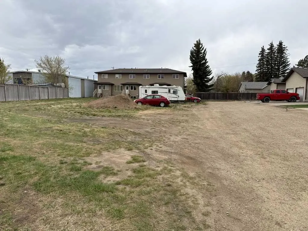 5311 57 Avenue Ponoka AB T4J 0B1