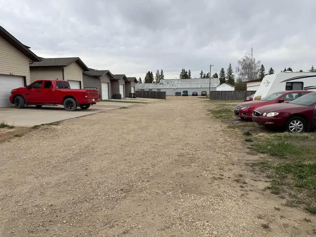5311 57 Avenue Ponoka AB T4J 0B1
