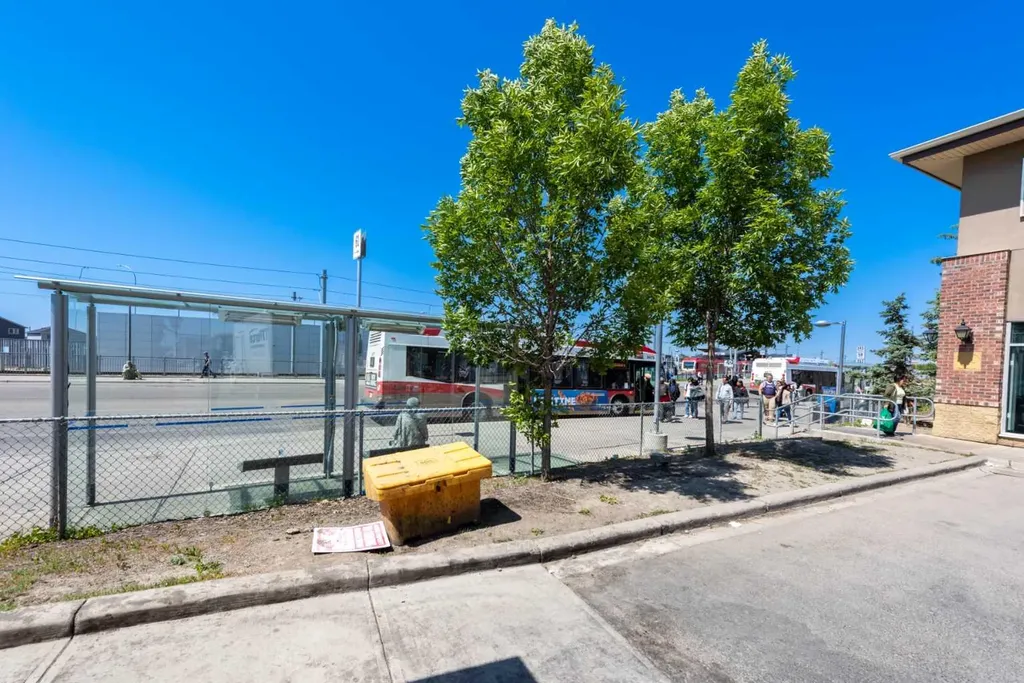 7110 80 Avenue NE Calgary AB T3J 0N4