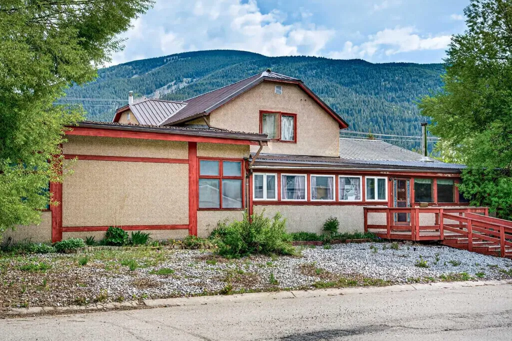 12145 21ave Blairmore AB T0K0E0