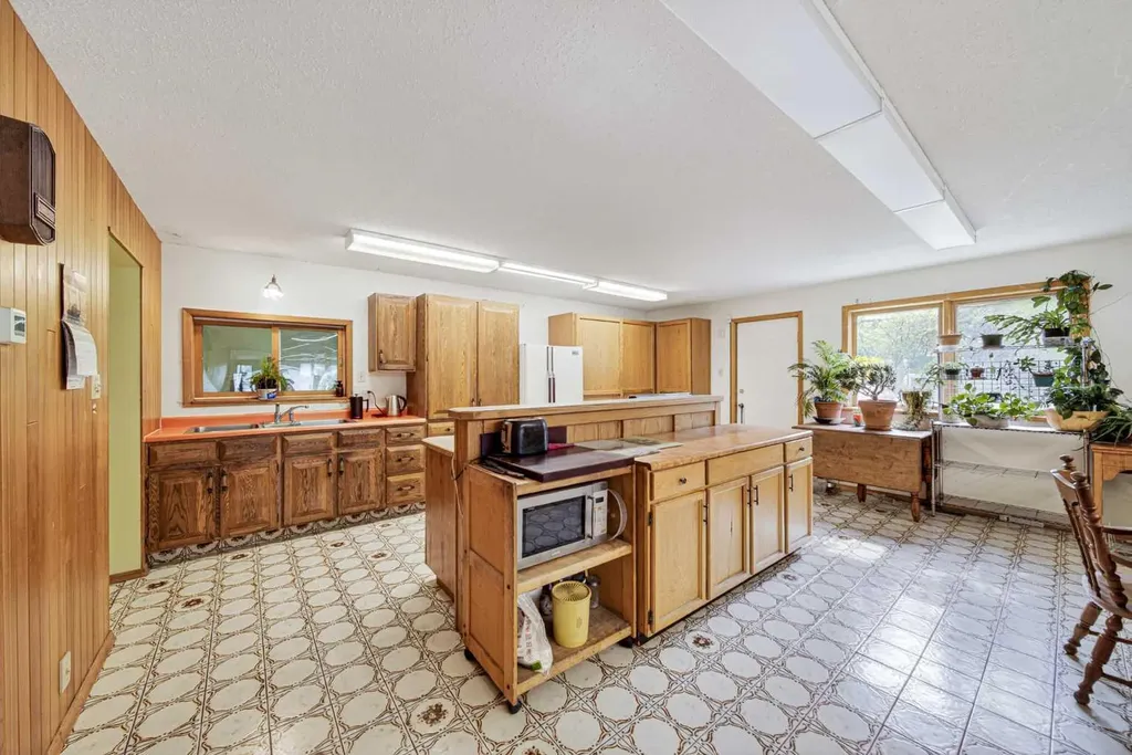 12145 21ave Blairmore AB T0K0E0