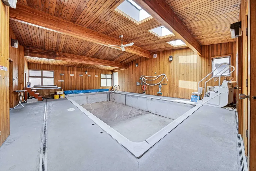 12145 21ave Blairmore AB T0K0E0