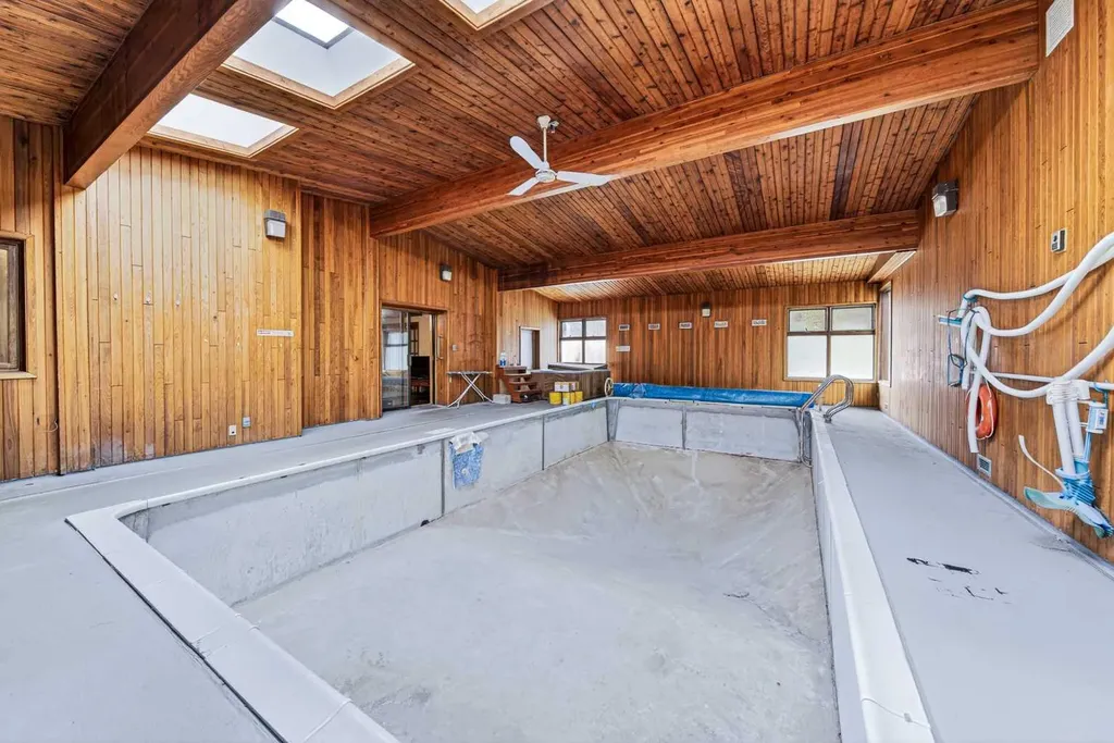 12145 21ave Blairmore AB T0K0E0