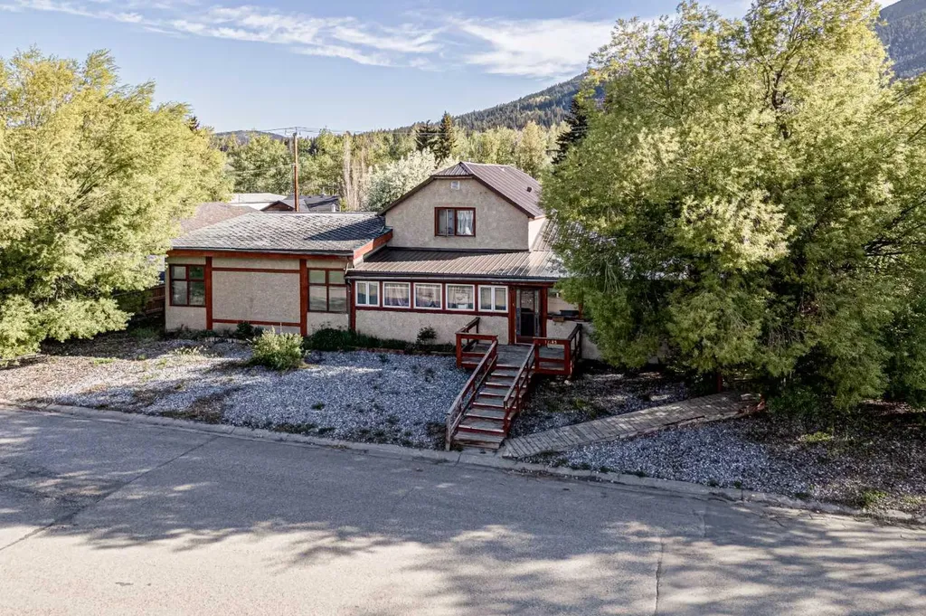 12145 21ave Blairmore AB T0K0E0