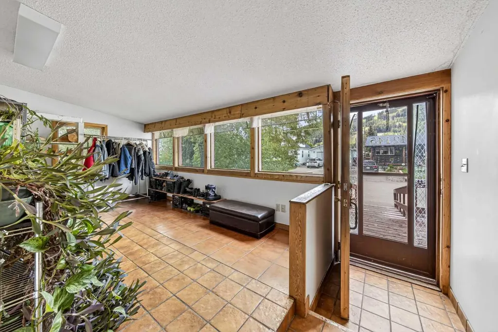12145 21ave Blairmore AB T0K0E0
