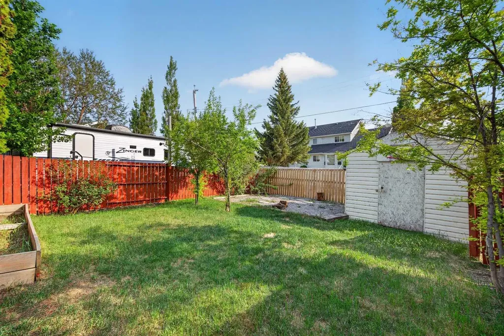 225 9 Street SE Three Hills AB T0M 2A0