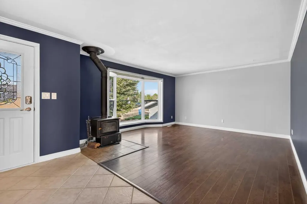 225 9 Street SE Three Hills AB T0M 2A0