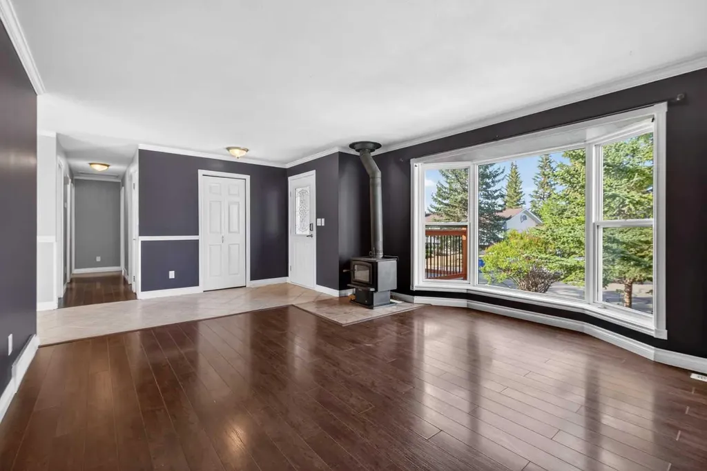 225 9 Street SE Three Hills AB T0M 2A0
