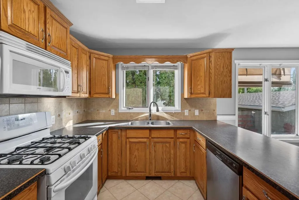 225 9 Street SE Three Hills AB T0M 2A0