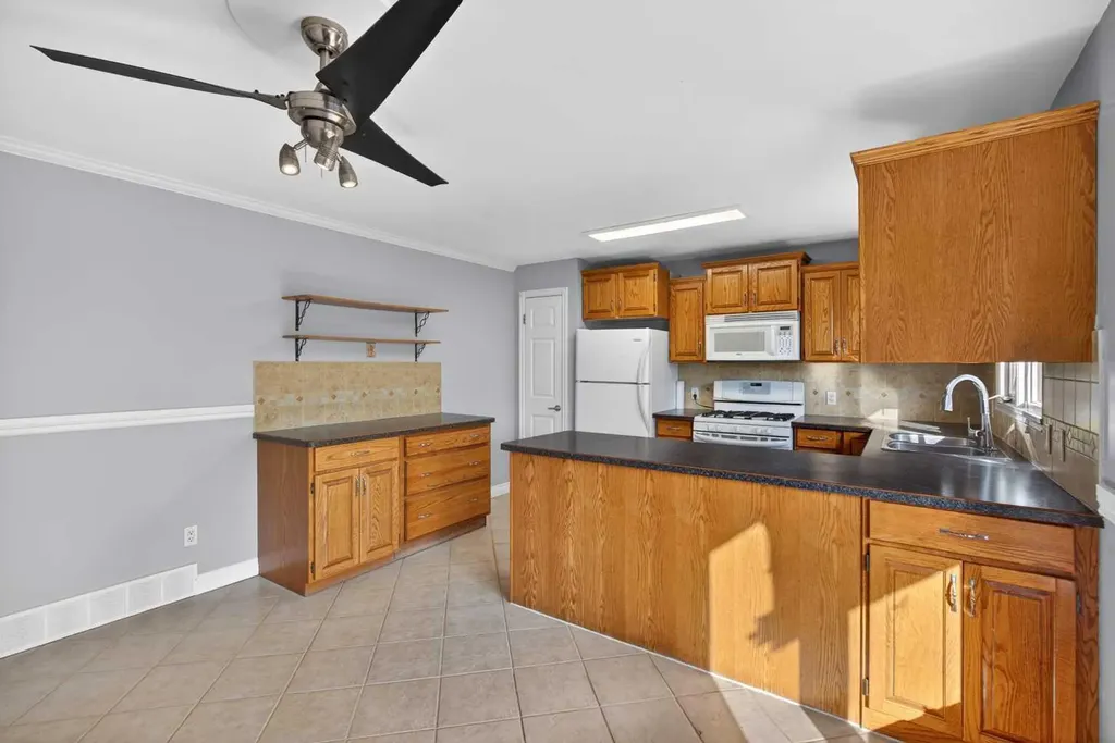 225 9 Street SE Three Hills AB T0M 2A0