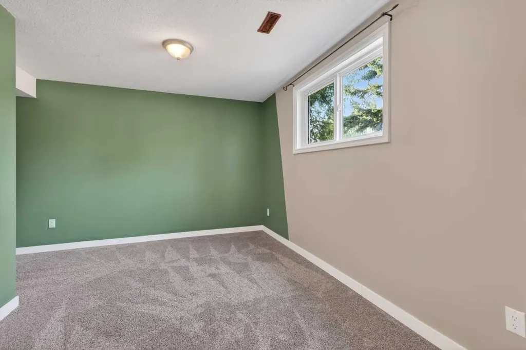 225 9 Street SE Three Hills AB T0M 2A0