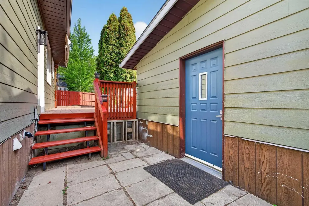 225 9 Street SE Three Hills AB T0M 2A0