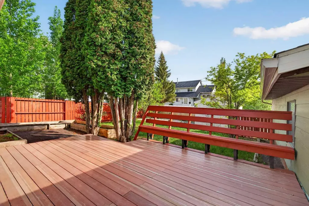 225 9 Street SE Three Hills AB T0M 2A0