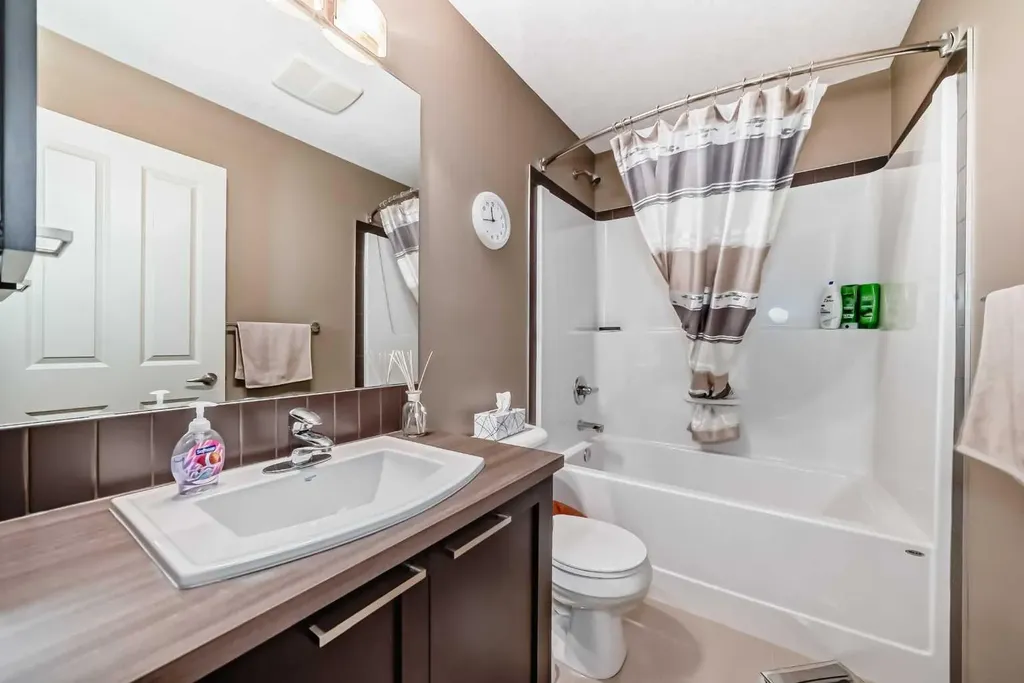 205 Copperpond Row SE Calgary AB T2Z 1H3