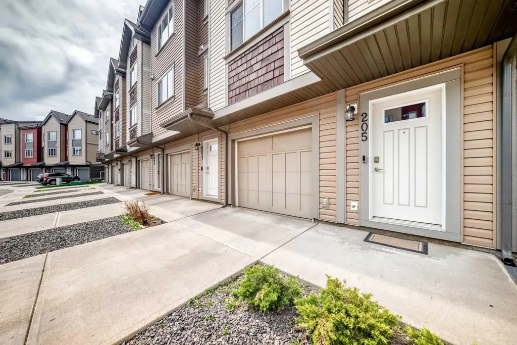 205 Copperpond Row SE Calgary AB T2Z 1H3