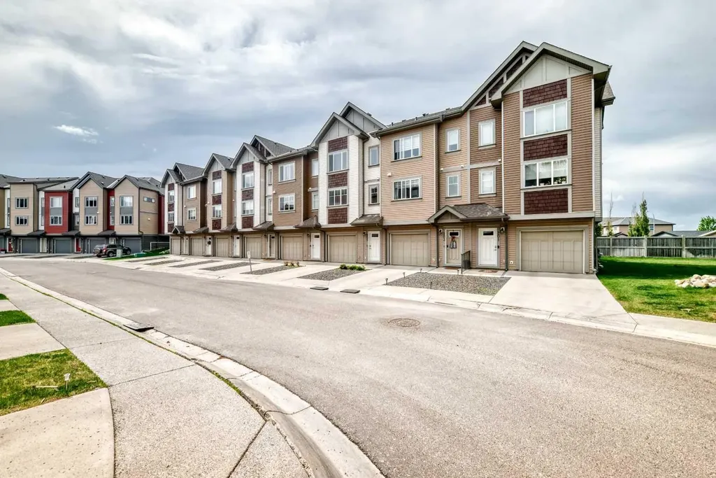 205 Copperpond Row SE Calgary AB T2Z 1H3
