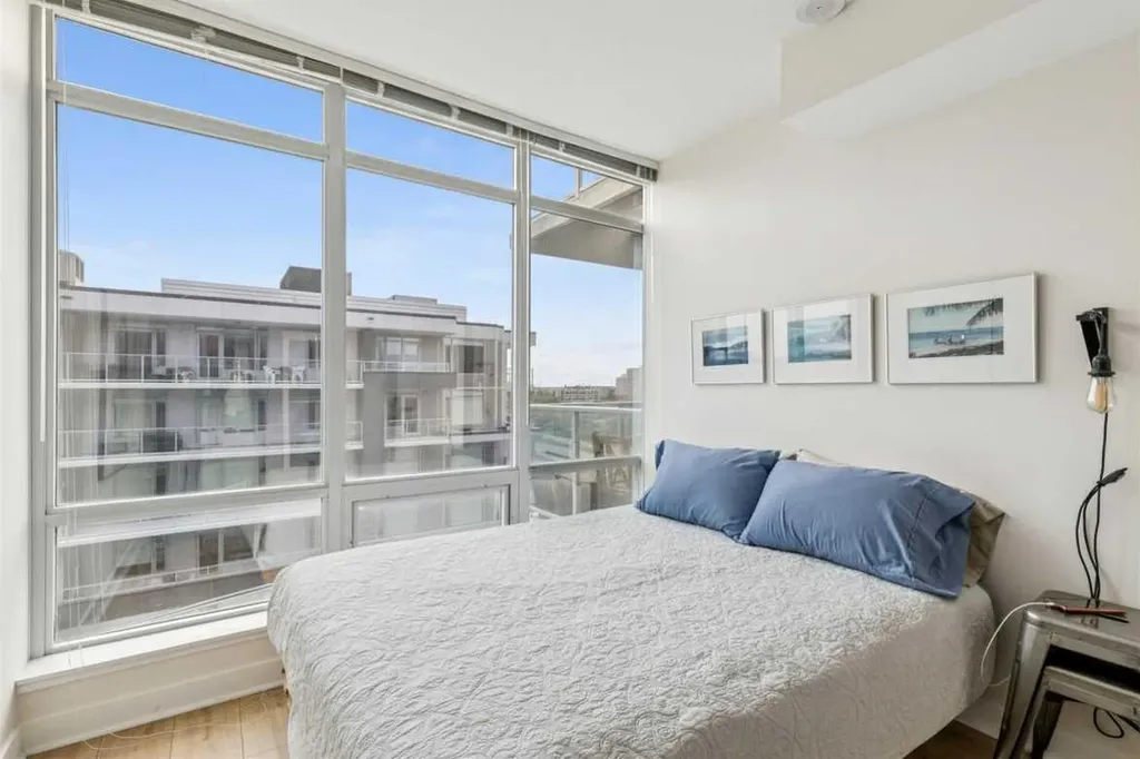 10 Brentwood Common NW Calgary AB T2L 2L6