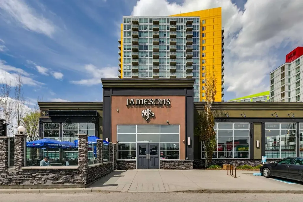 10 Brentwood Common NW Calgary AB T2L 2L6