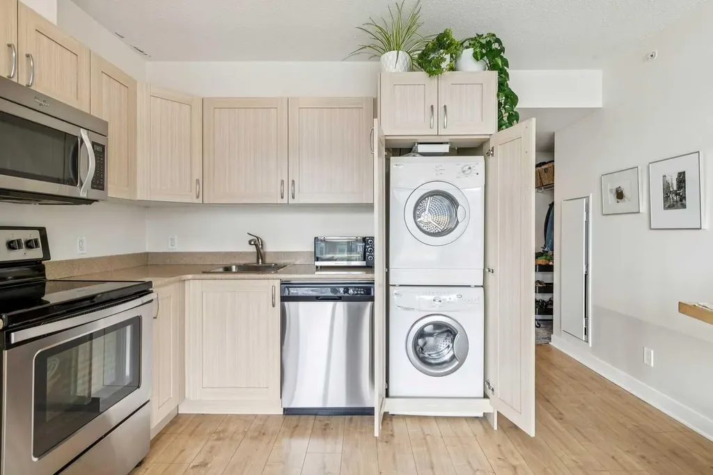 10 Brentwood Common NW Calgary AB T2L 2L6