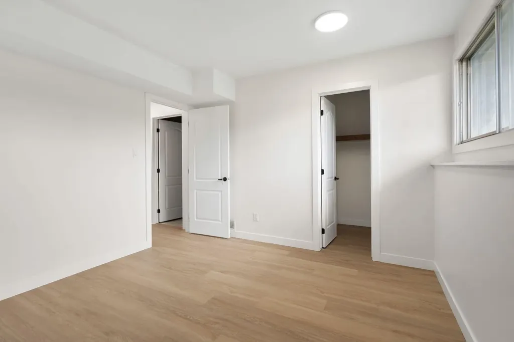 1701 48 Street SE Calgary AB T2A 5C2
