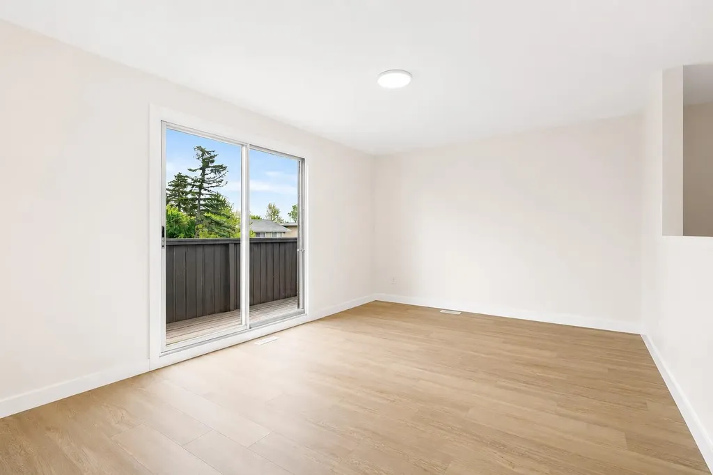 1701 48 Street SE Calgary AB T2A 5C2