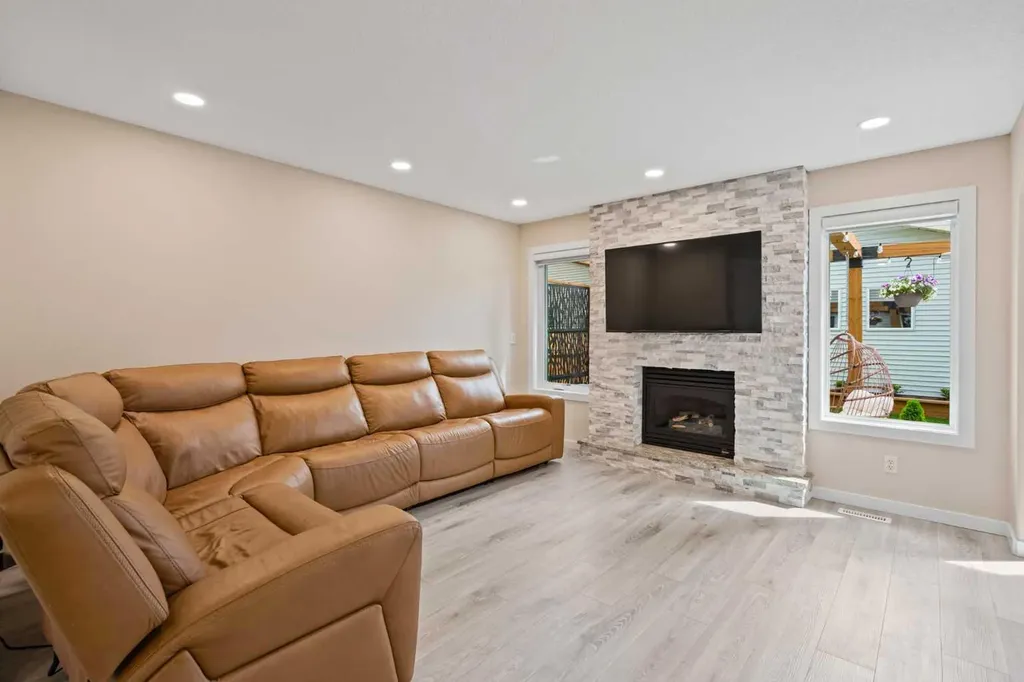 148 Cramond Crescent SE Calgary AB T3M 1B9