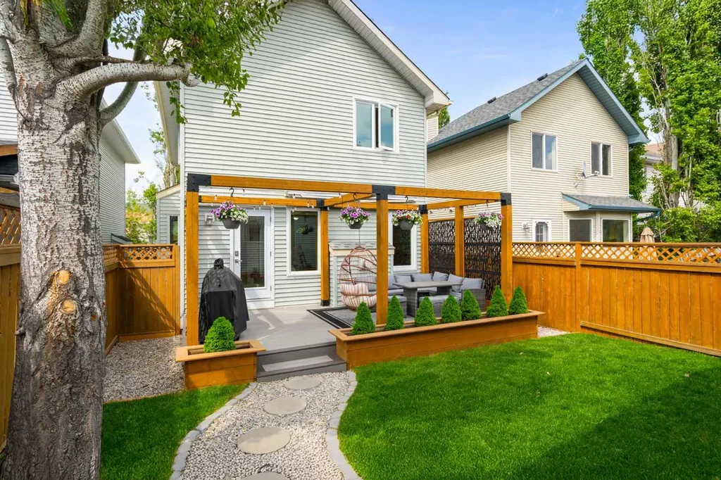 148 Cramond Crescent SE Calgary AB T3M 1B9