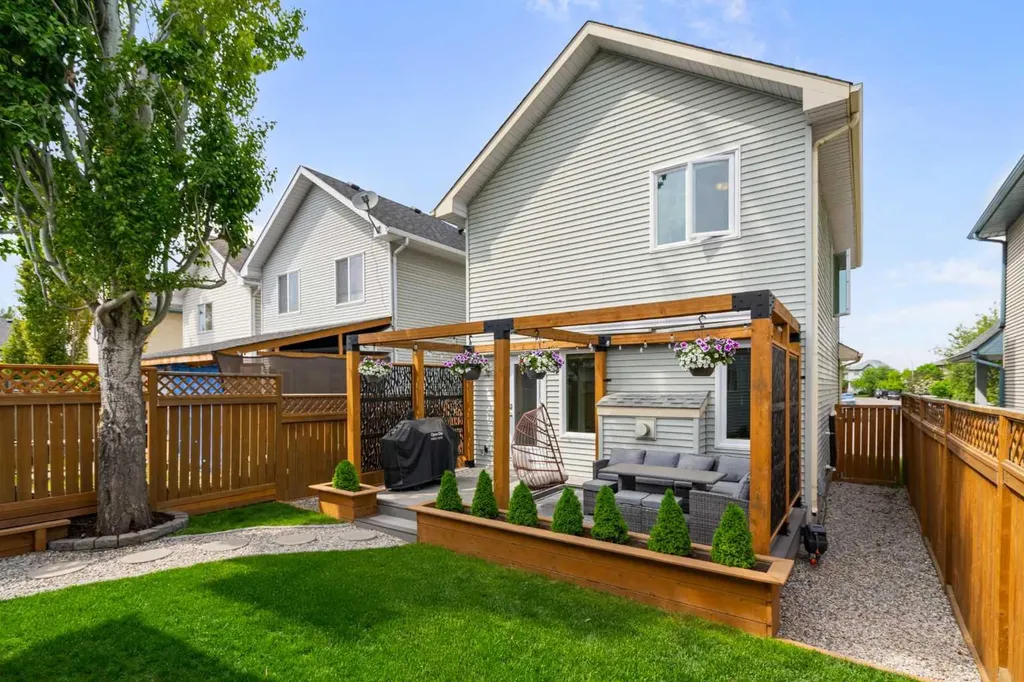 148 Cramond Crescent SE Calgary AB T3M 1B9