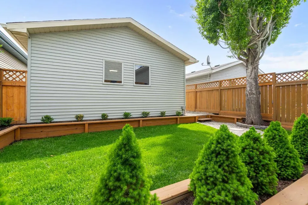 148 Cramond Crescent SE Calgary AB T3M 1B9