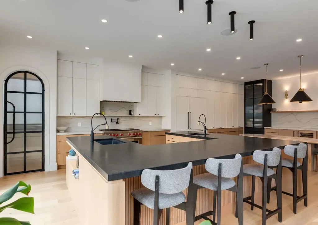 4544 Stanley Drive SW Calgary AB T2S2R9