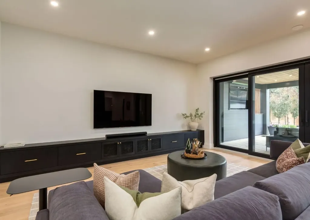 4544 Stanley Drive SW Calgary AB T2S2R9