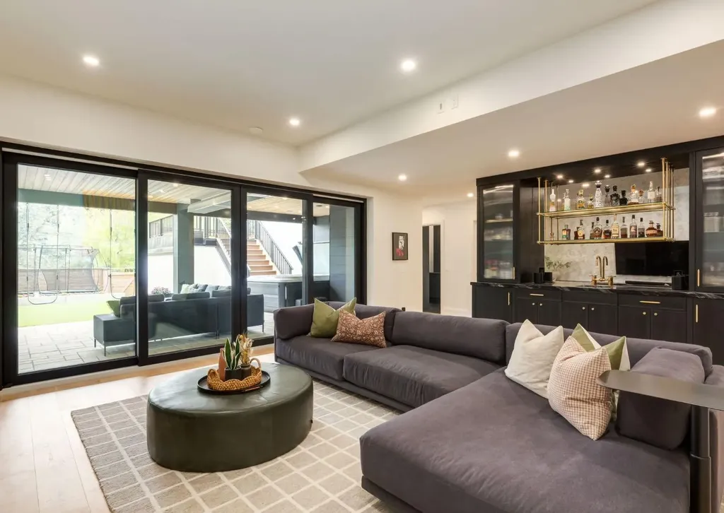 4544 Stanley Drive SW Calgary AB T2S2R9