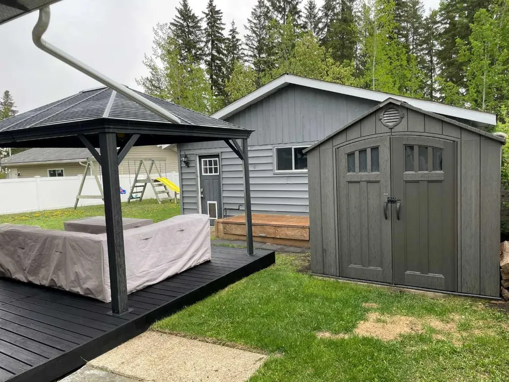 77 Feero Drive Whitecourt AB T7S 1E7