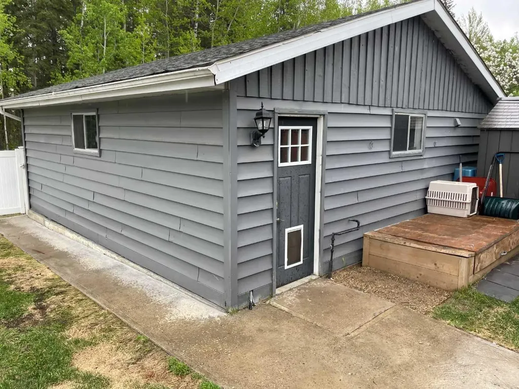 77 Feero Drive Whitecourt AB T7S 1E7