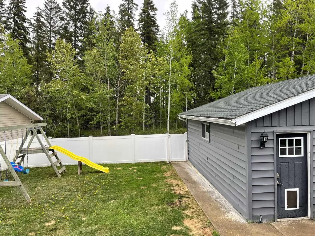 77 Feero Drive Whitecourt AB T7S 1E7