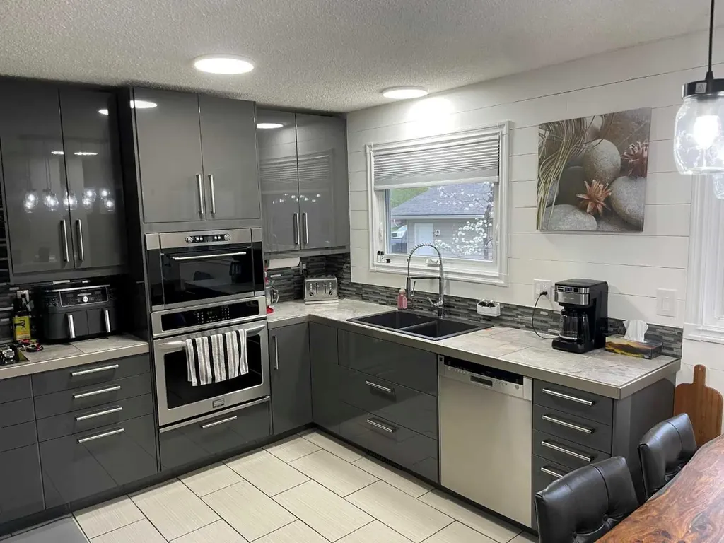 77 Feero Drive Whitecourt AB T7S 1E7
