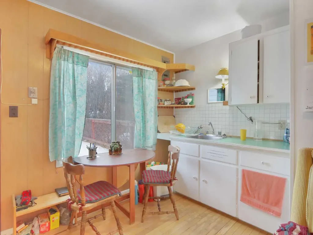 906 Main Street Canmore AB T1W1P3