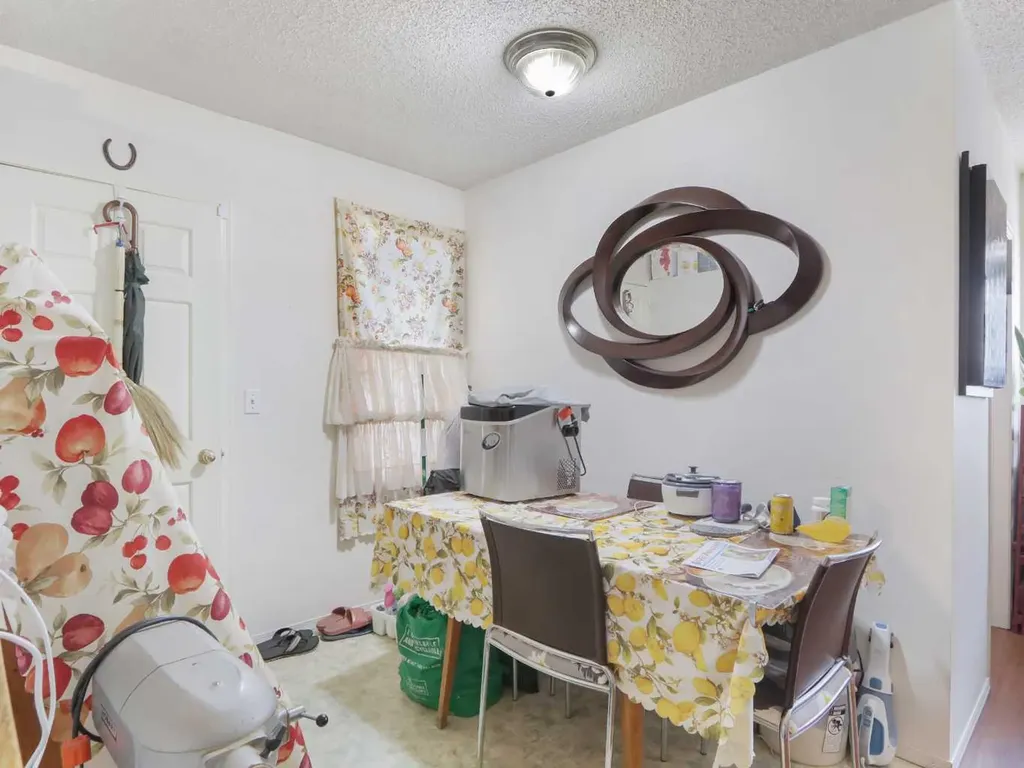 906 Main Street Canmore AB T1W1P3